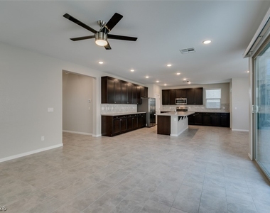 520 Founders Creek Avenue - Photo Thumbnail 11
