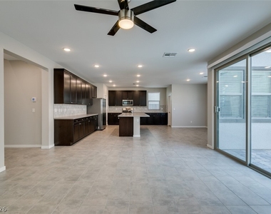 520 Founders Creek Avenue - Photo Thumbnail 10