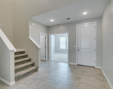520 Founders Creek Avenue - Photo Thumbnail 4