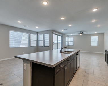 520 Founders Creek Avenue - Photo Thumbnail 24