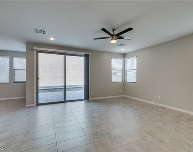520 Founders Creek Avenue - Photo Thumbnail 5