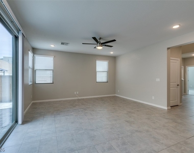 520 Founders Creek Avenue - Photo Thumbnail 7
