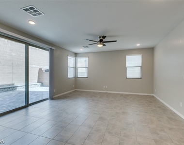520 Founders Creek Avenue - Photo Thumbnail 6
