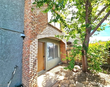 1460 Hialeah Drive - Photo Thumbnail 15