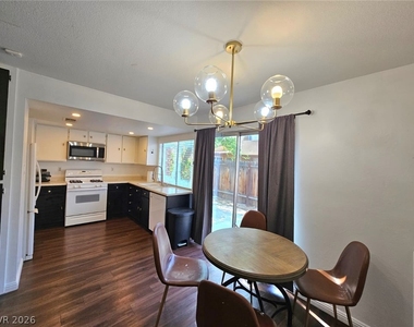 1460 Hialeah Drive - Photo Thumbnail 5