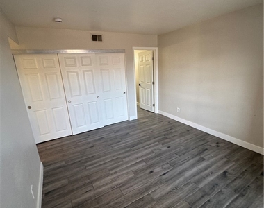 2985 Juniper Hills Boulevard - Photo Thumbnail 5