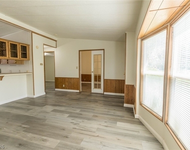 1130 E Mesquite Avenue - Photo Thumbnail 3