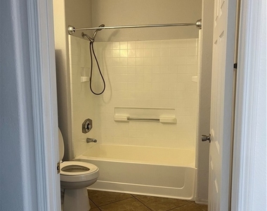 3318 N Decatur Boulevard - Photo Thumbnail 10