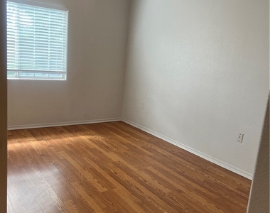 3318 N Decatur Boulevard - Photo Thumbnail 11
