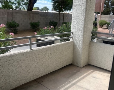 3318 N Decatur Boulevard - Photo Thumbnail 15