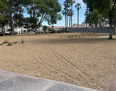 3318 N Decatur Boulevard - Photo Thumbnail 18