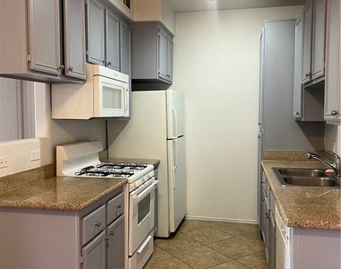3318 N Decatur Boulevard - Photo Thumbnail 5