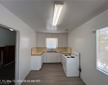 229 Circle Drive - Photo Thumbnail 3