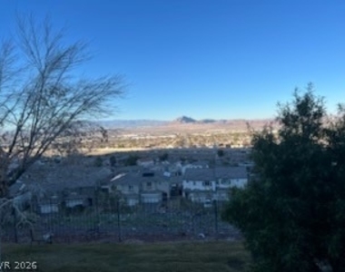 231 W Horizon Ridge Parkway - Photo Thumbnail 12