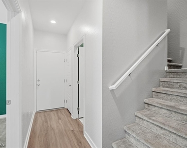 6510 Silver Estates Street - Photo Thumbnail 10
