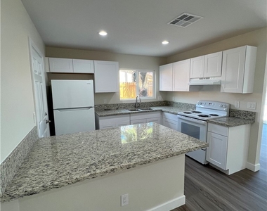 3608 W Bonanza Road - Photo Thumbnail 7