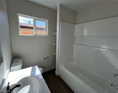 3608 W Bonanza Road - Photo Thumbnail 17