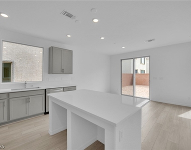 5925 Obsidian Sky Avenue - Photo Thumbnail 6