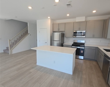 5925 Obsidian Sky Avenue - Photo Thumbnail 31