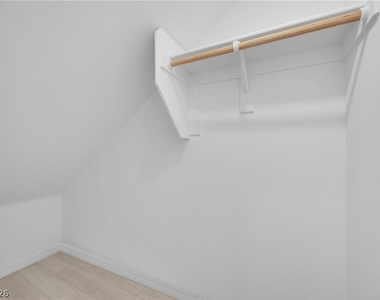 5925 Obsidian Sky Avenue - Photo Thumbnail 10