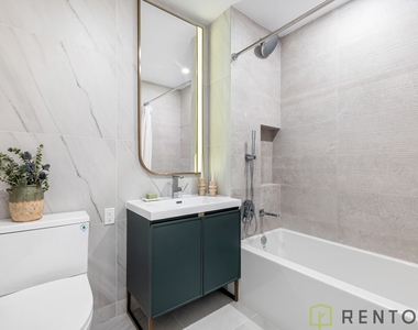 960 Franklin Avenue - Photo Thumbnail 12