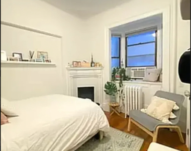 231 Lexington Avenue - Photo Thumbnail 3