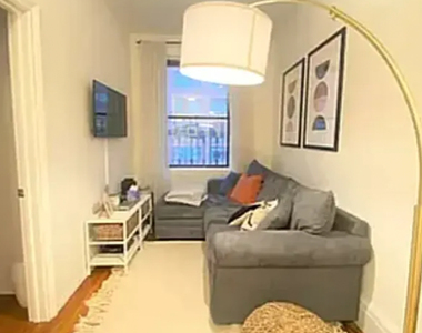 231 Lexington Avenue - Photo Thumbnail 2