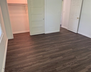 896 Hillside Drive - Photo Thumbnail 21