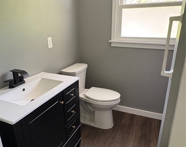 896 Hillside Drive - Photo Thumbnail 24
