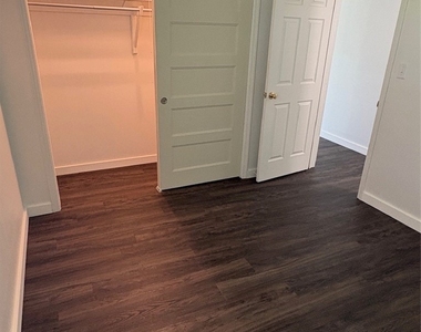 896 Hillside Drive - Photo Thumbnail 18