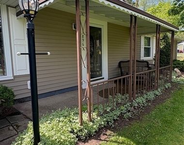 896 Hillside Drive - Photo Thumbnail 5