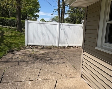 896 Hillside Drive - Photo Thumbnail 27