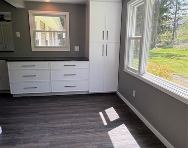 896 Hillside Drive - Photo Thumbnail 14