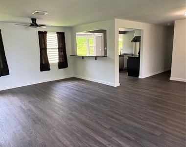 896 Hillside Drive - Photo Thumbnail 8