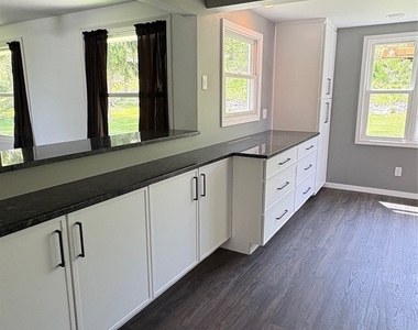 896 Hillside Drive - Photo Thumbnail 12