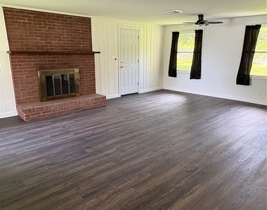 896 Hillside Drive - Photo Thumbnail 6