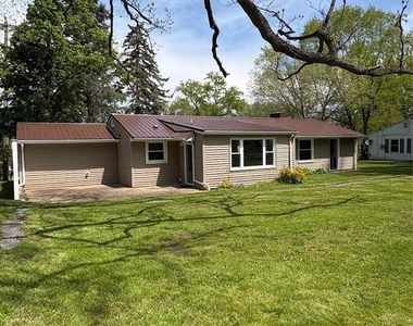 896 Hillside Drive - Photo Thumbnail 2