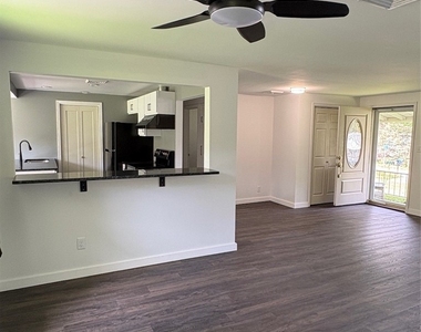 896 Hillside Drive - Photo Thumbnail 10