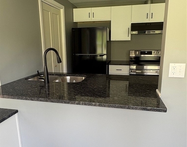 896 Hillside Drive - Photo Thumbnail 15
