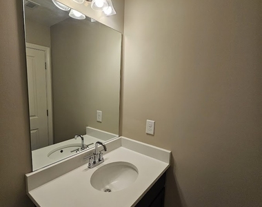 808 Belfry Terrace - Photo Thumbnail 13