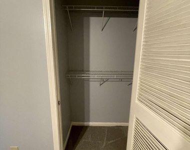 1822 N Rock Springs - Photo Thumbnail 17