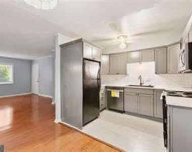 1822 N Rock Springs - Photo Thumbnail 4