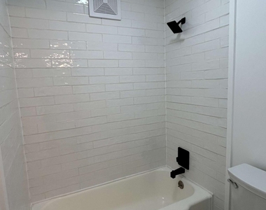 1822 N Rock Springs - Photo Thumbnail 11
