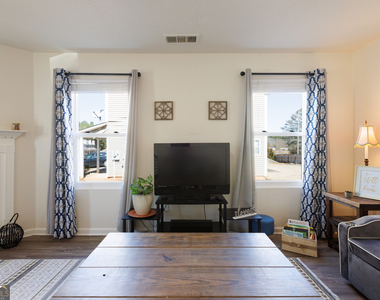 45 Chandler Field Drive - Photo Thumbnail 5