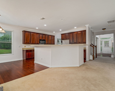 210 Harmony Lake Drive - Photo Thumbnail 11