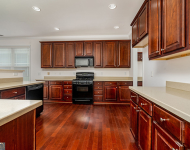 210 Harmony Lake Drive - Photo Thumbnail 13