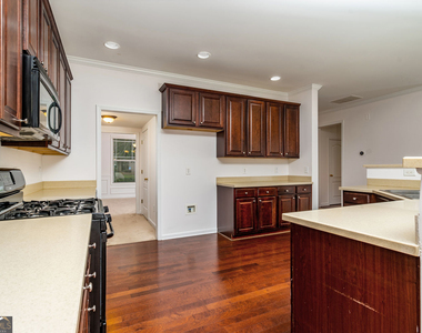 210 Harmony Lake Drive - Photo Thumbnail 16