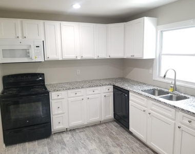 2467 Calvin Avenue - Photo Thumbnail 4