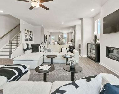 101 Holt Lane - Photo Thumbnail 18