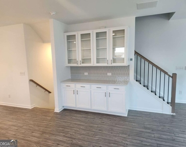 101 Holt Lane - Photo Thumbnail 14
